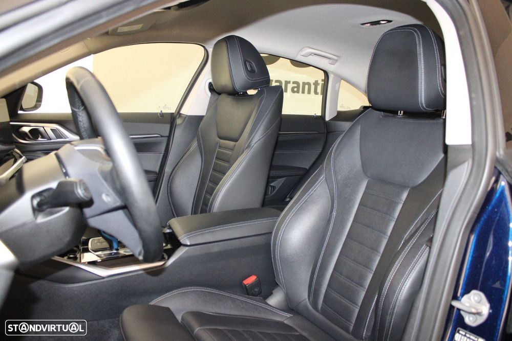 BMW i4 eDrive40 - 41
