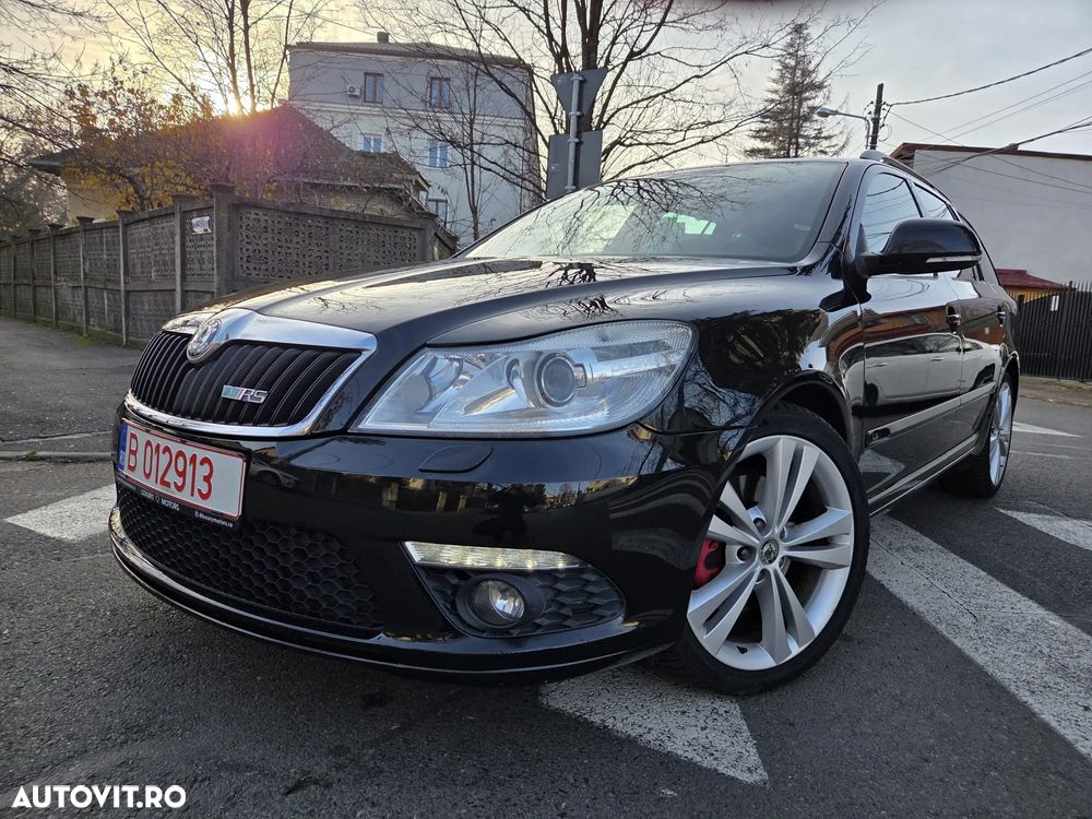 Skoda Octavia Combi 2.0 TDI DPF RS - 3