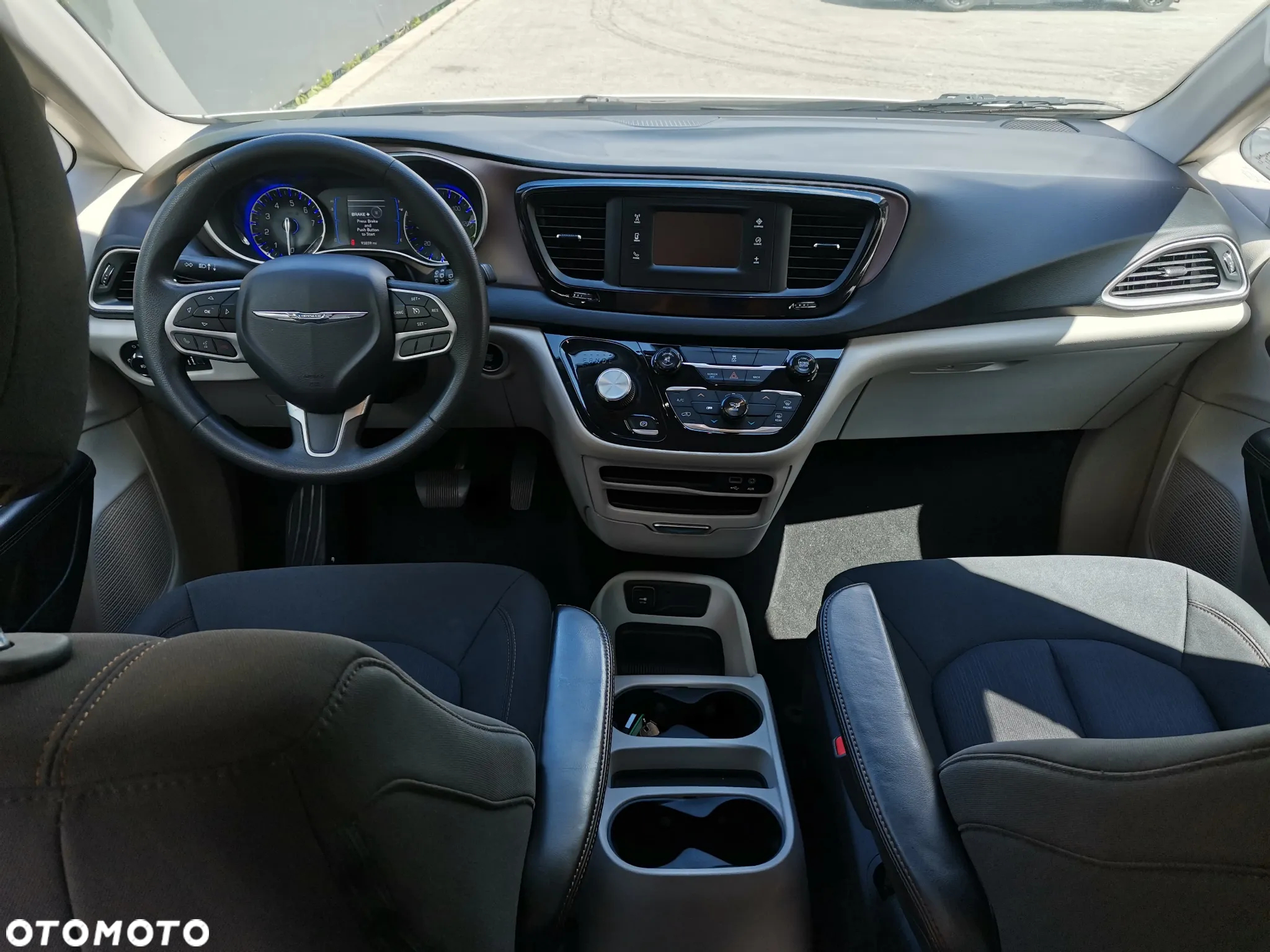 Chrysler Pacifica - 17