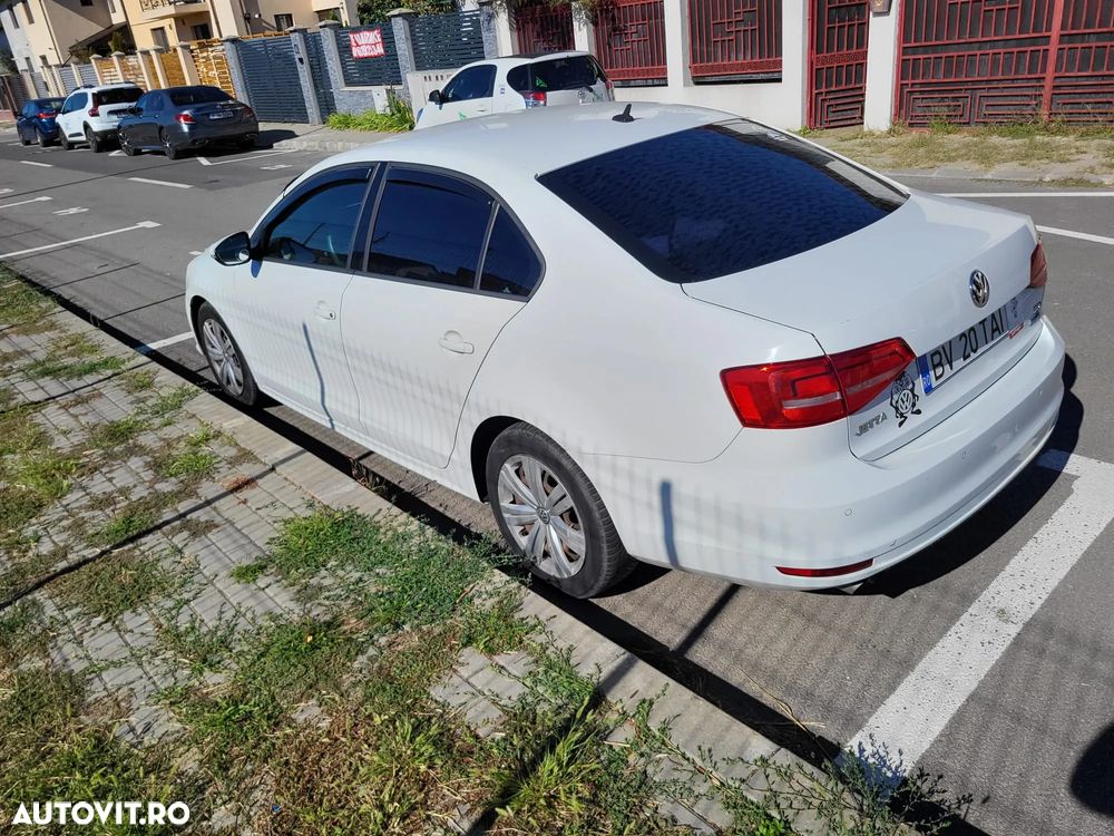 Volkswagen Jetta - 4