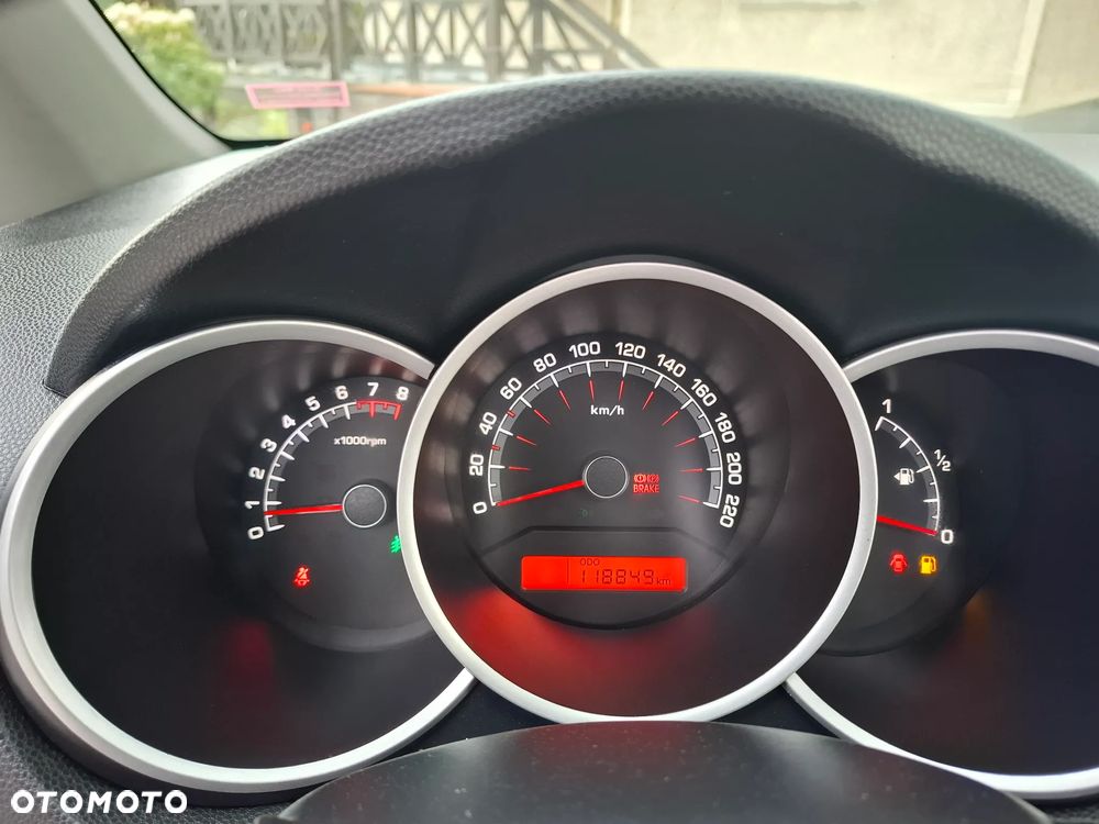 Kia Venga - 14