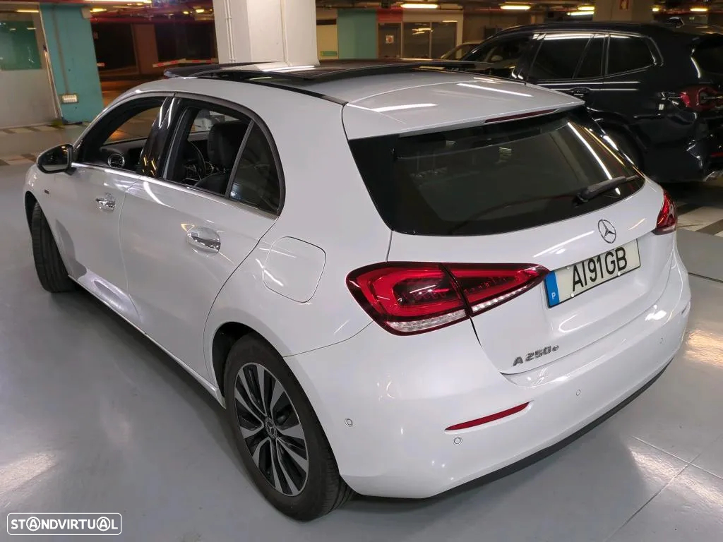 Mercedes-Benz A 250 e Style Plus - 2