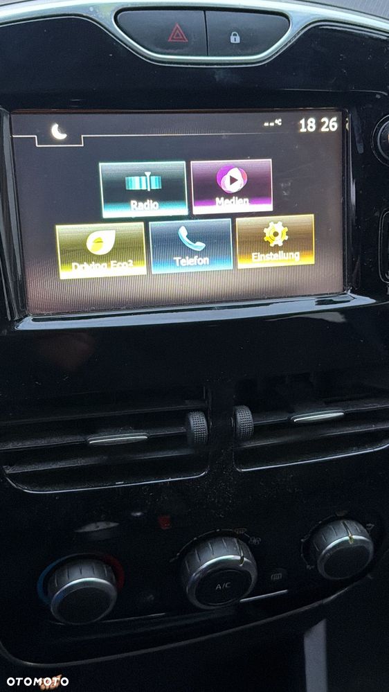 Renault Clio 1.2 16V 75 Experience - 12