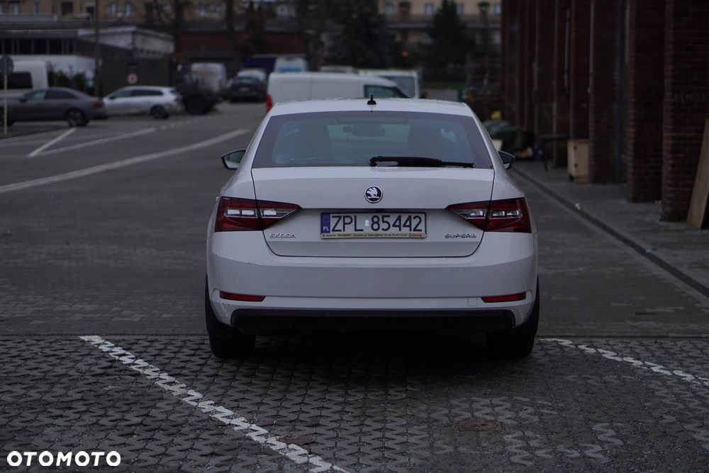 Skoda Superb 1.8 TSI L&K - 4