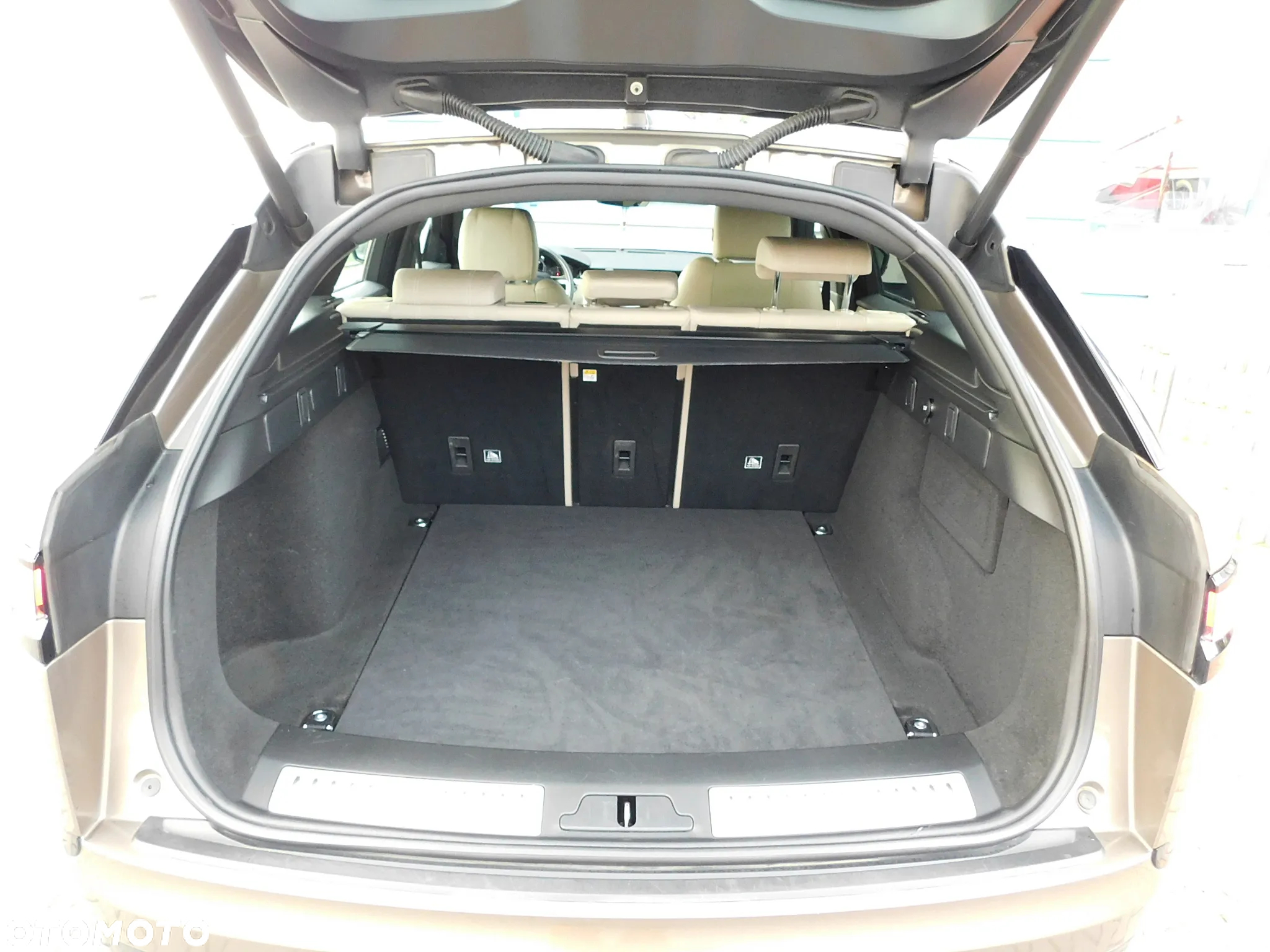 Land Rover Range Rover Velar 3.0 SD6 R-Dynamic - 24