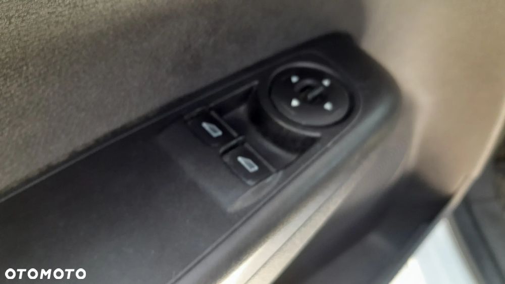 Ford Transit Courier - 9