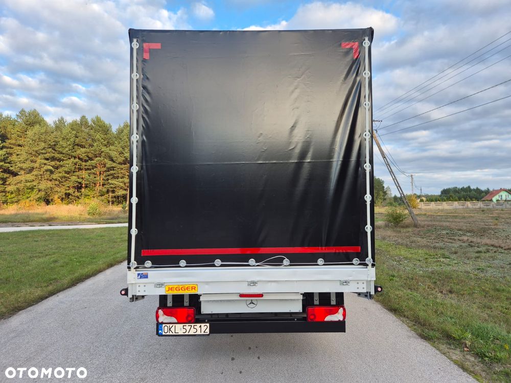 Mercedes-Benz Sprinter - 12