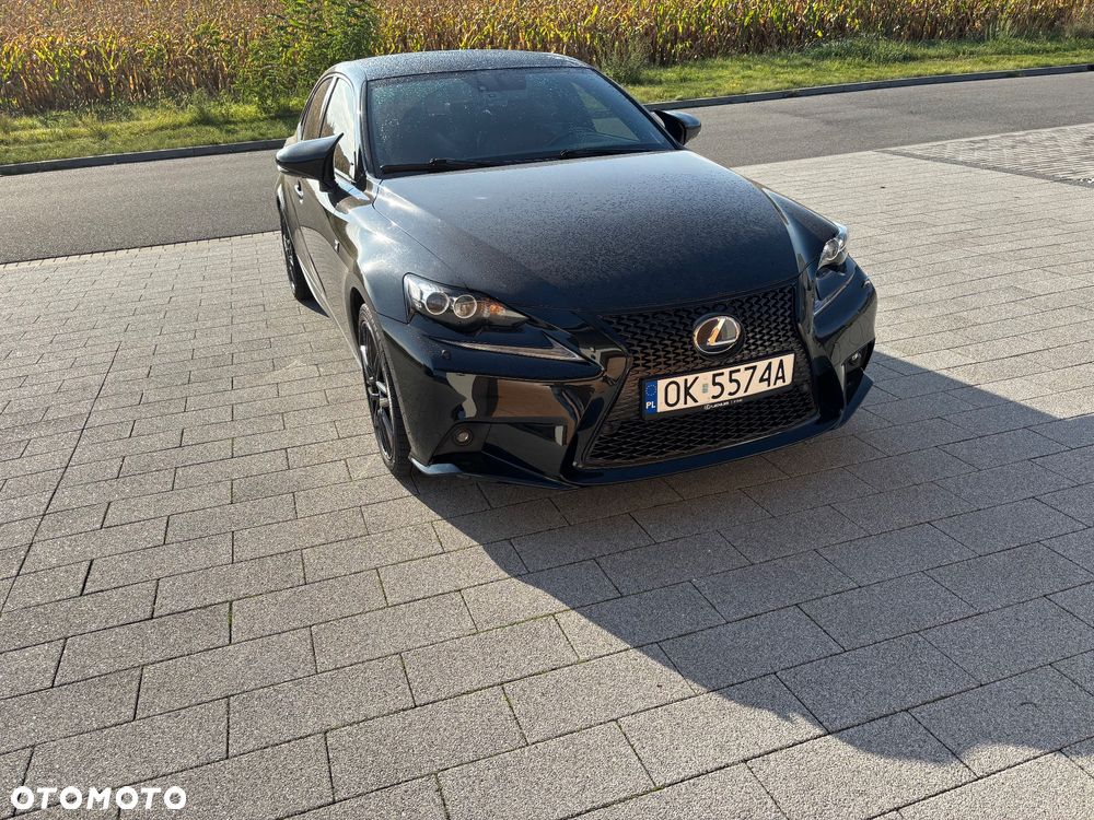 Lexus IS ver-300h-f-impression - 5