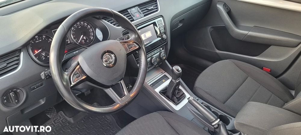 Skoda Octavia 1.4 TSI AMBITION - 8