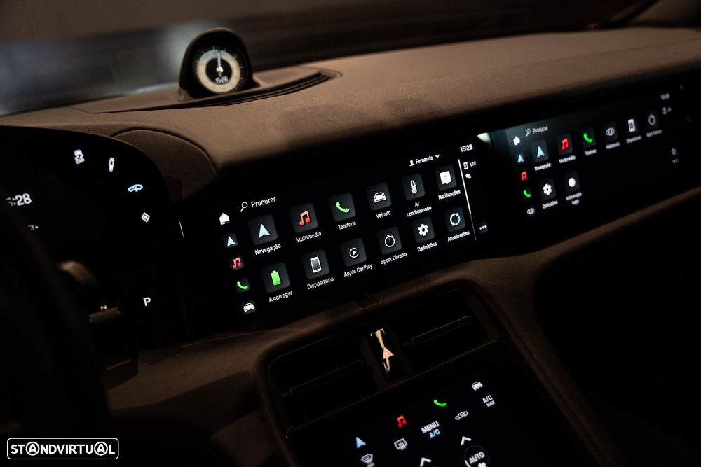 Porsche Taycan 4S - 27