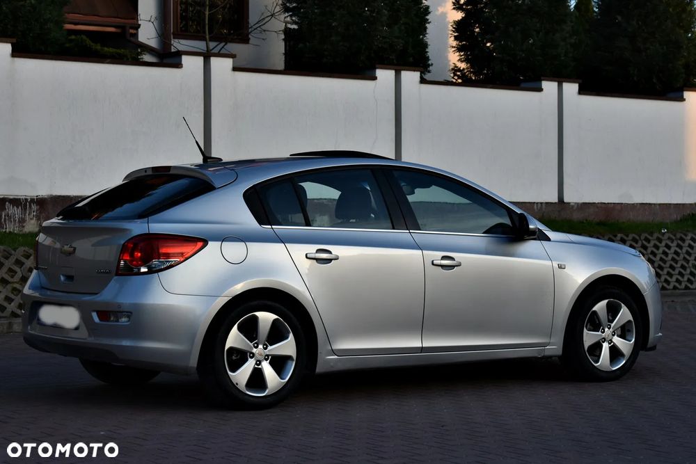 Chevrolet Cruze 1.8 LT+ - 9