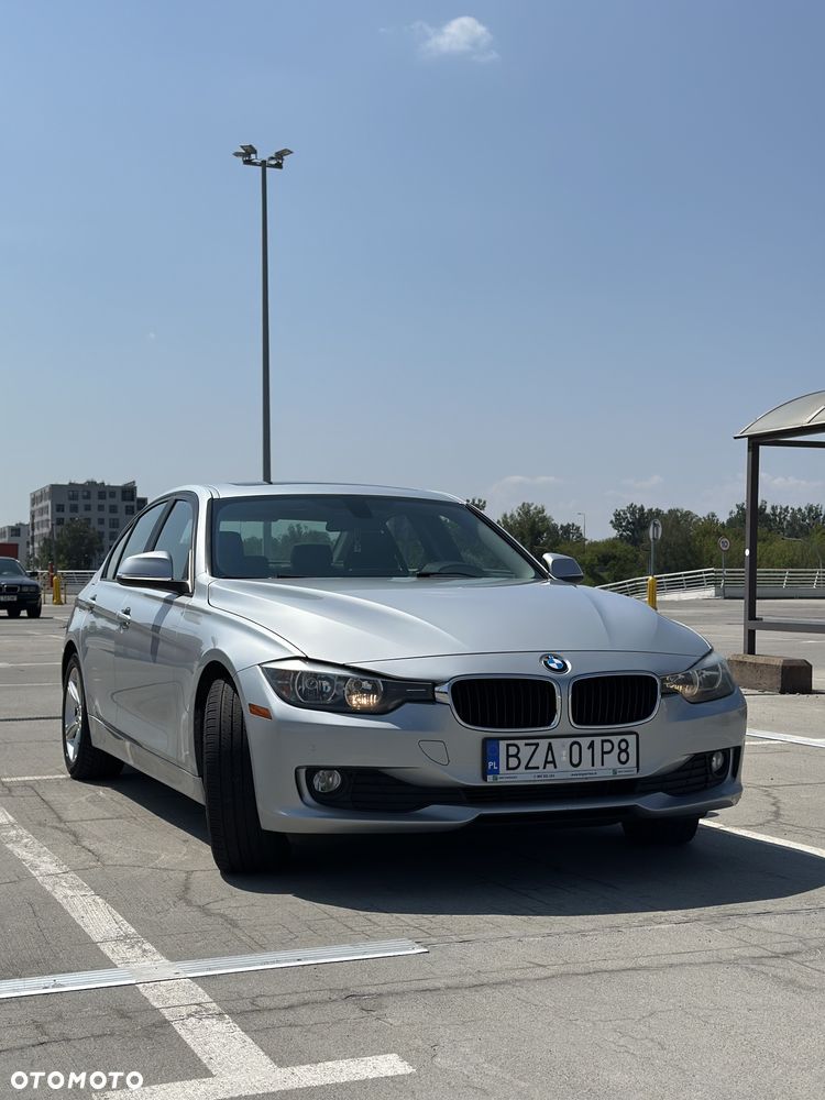BMW Seria 3 320i - 4
