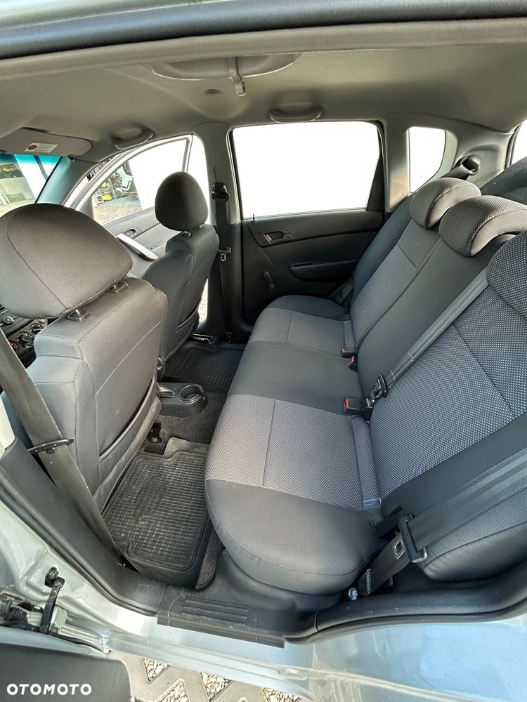 Chevrolet Aveo 1.2 16V Base / Classic - 14
