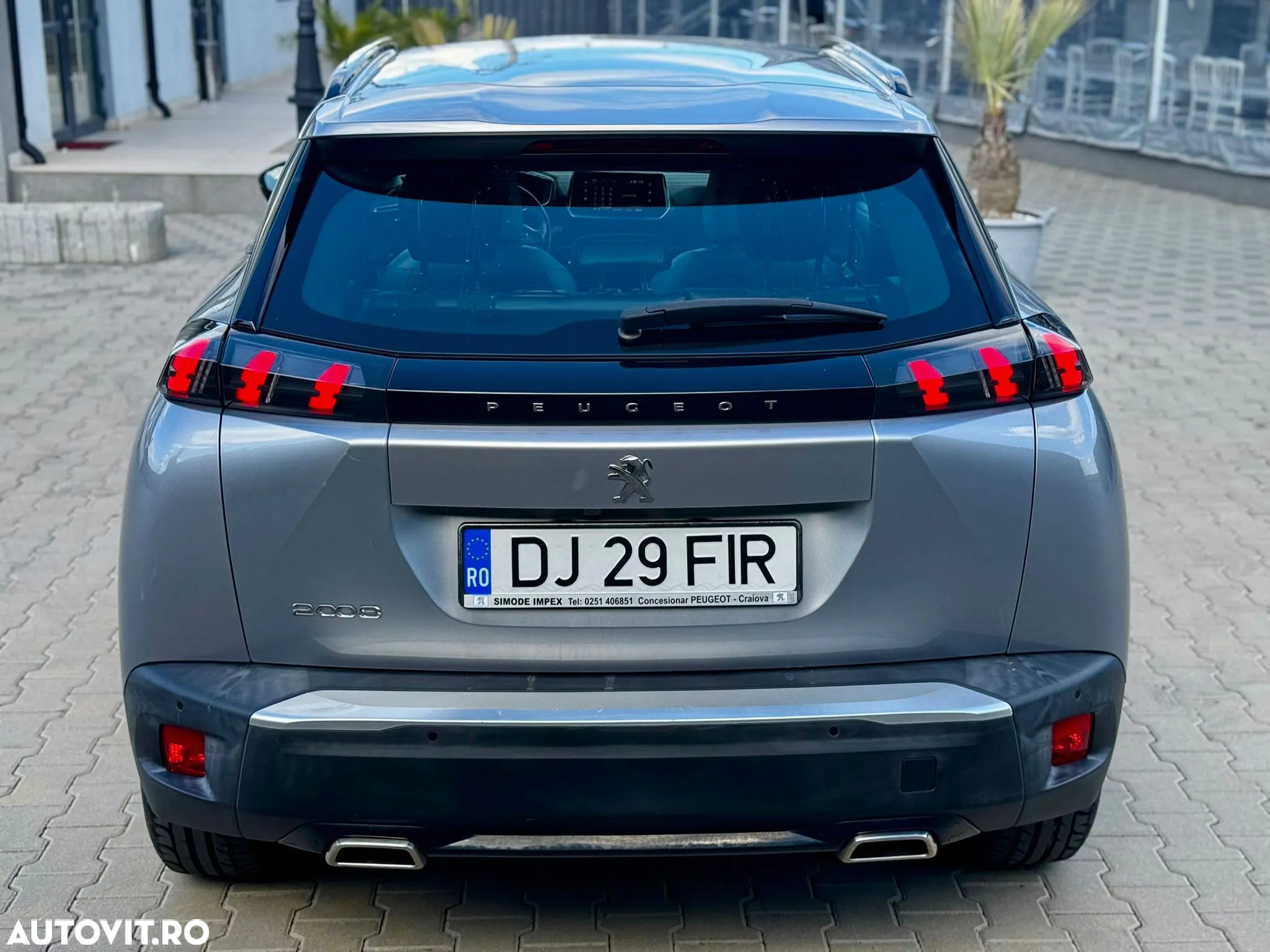 Peugeot 2008 1.2 L PureTech STT Allure - 6