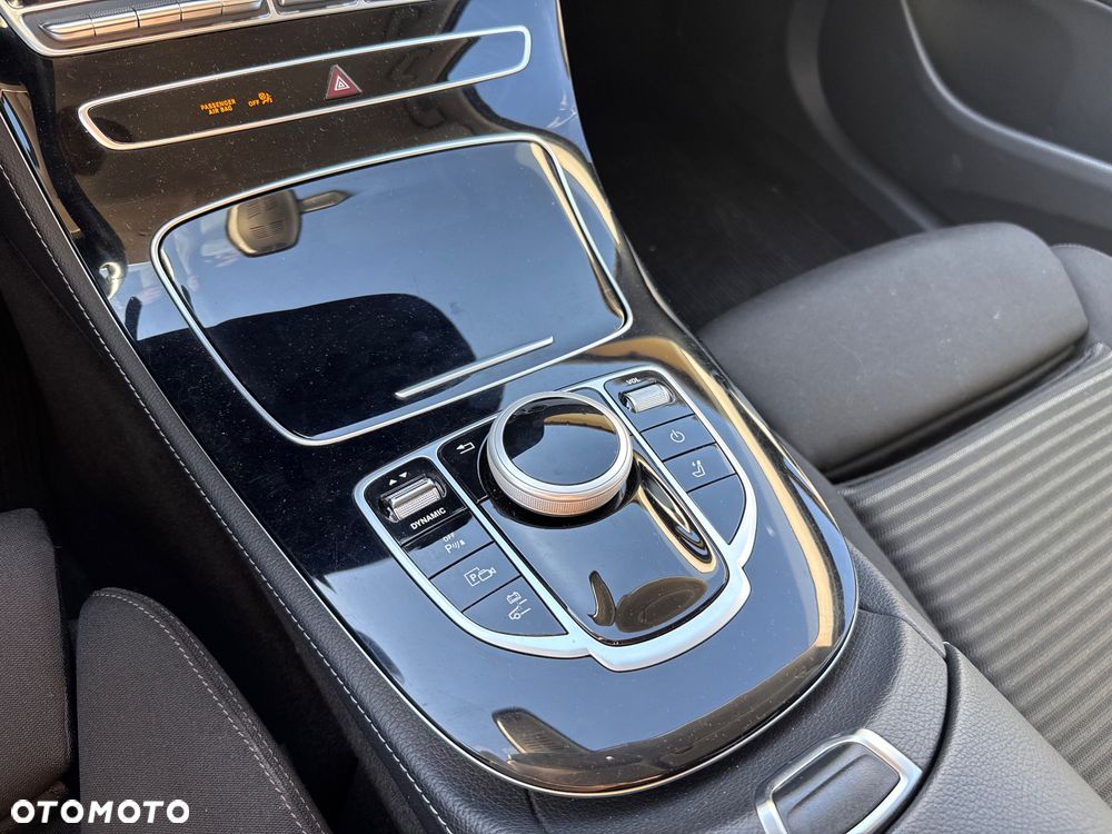 Mercedes-Benz Klasa E 300 de 9G-TRONIC Exclusive - 35