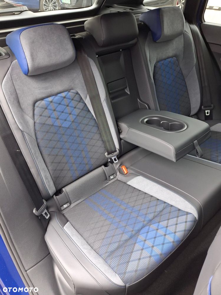 Volkswagen Golf Variant 2.0 TSI 4Motion R - 18