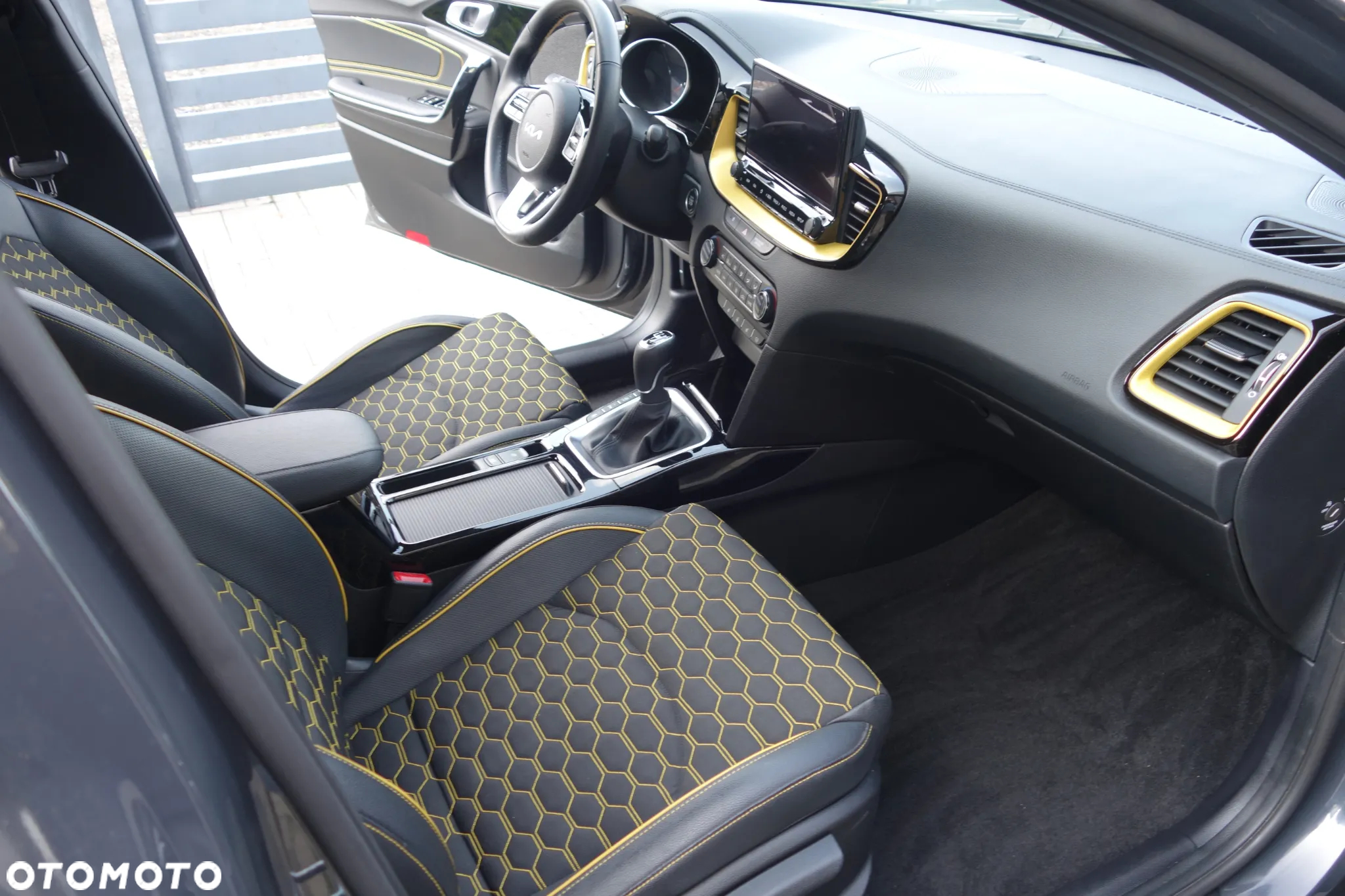 Kia XCeed 1.5 T-GDI L Business Line - 10