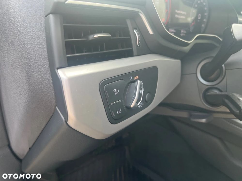 Audi A4 35 TFSI S tronic - 22