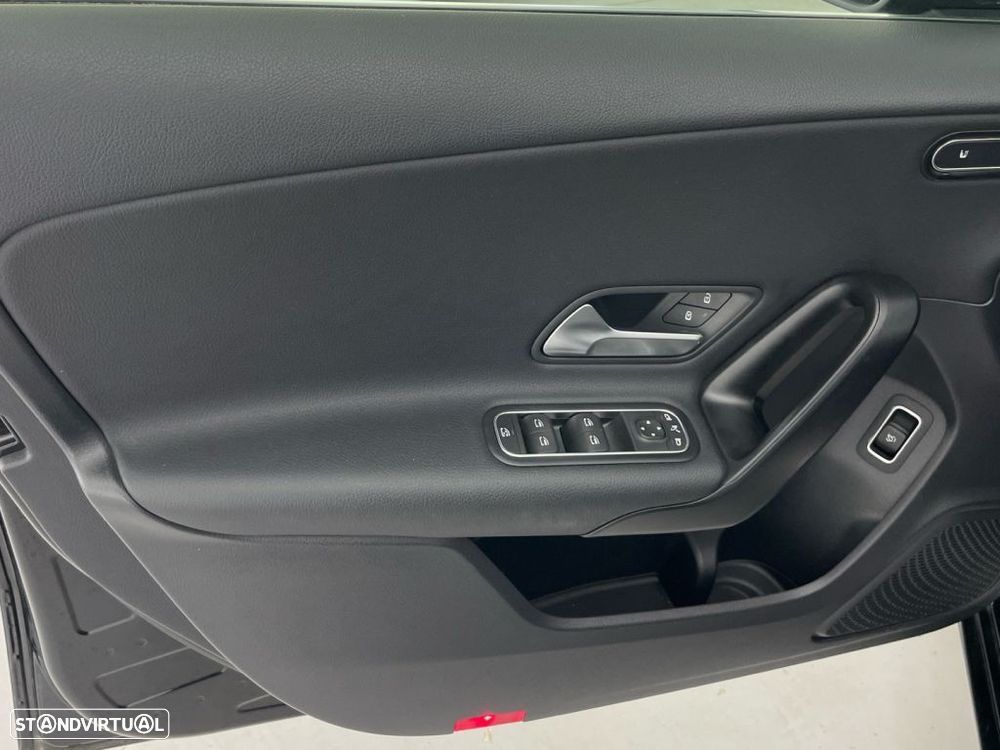 Mercedes-Benz A 180 Limousine d Style Aut. - 17