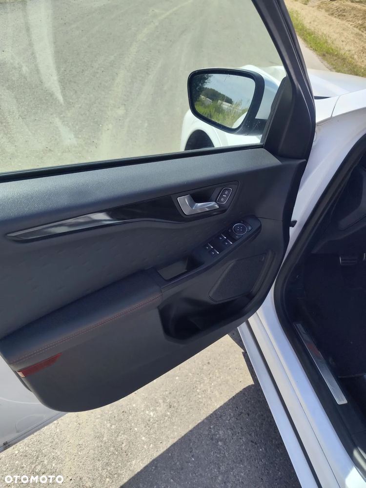 Ford Kuga 2.5 Duratec FHEV 4x4 ST-LINE X - 11