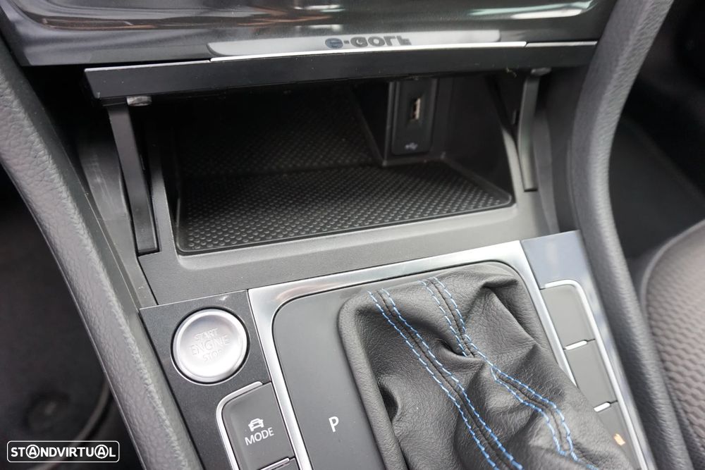 VW e-Golf AC/DC - 32