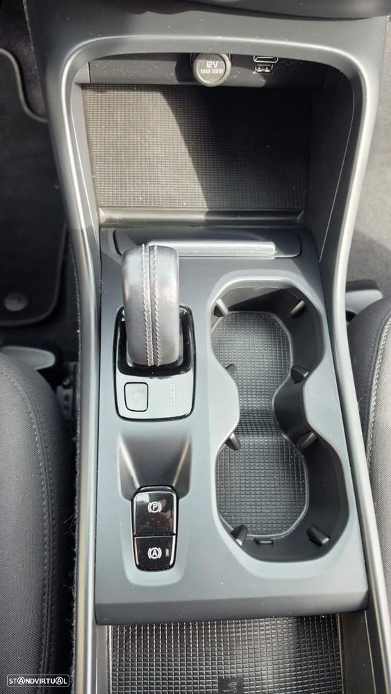 Volvo XC 40 1.5 T5 PHEV Momentum Plus - 17