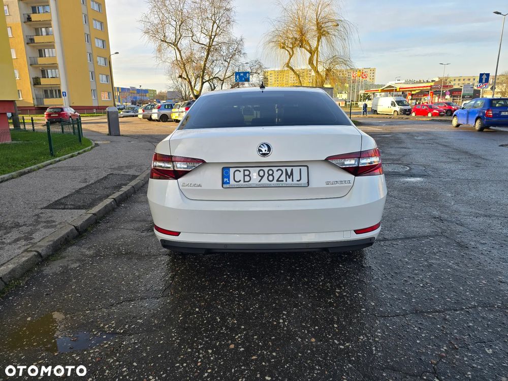 Skoda Superb 2.0 TDI Ambition DSG7 - 5