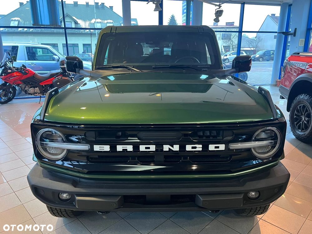 Ford Bronco - 35