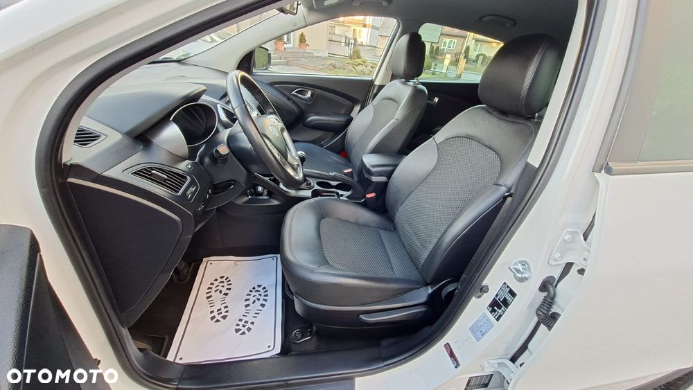 Hyundai ix35 1.6 2WD Fifa World Cup Edition - 6