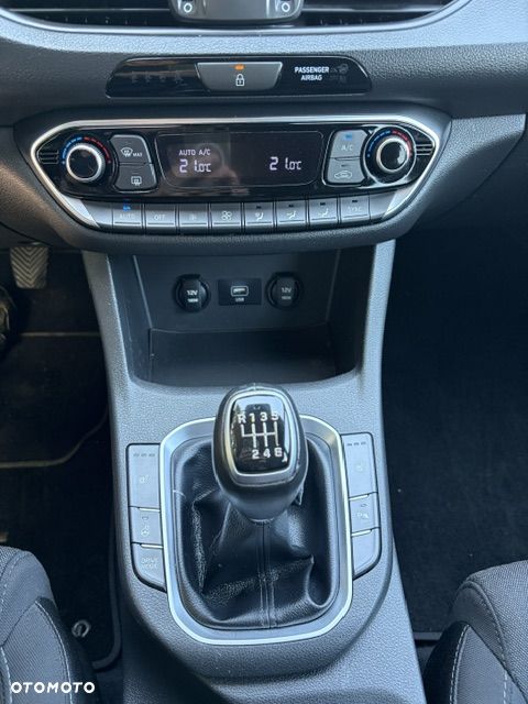 Hyundai i30 1.5 T-GDI 48V Smart - 16