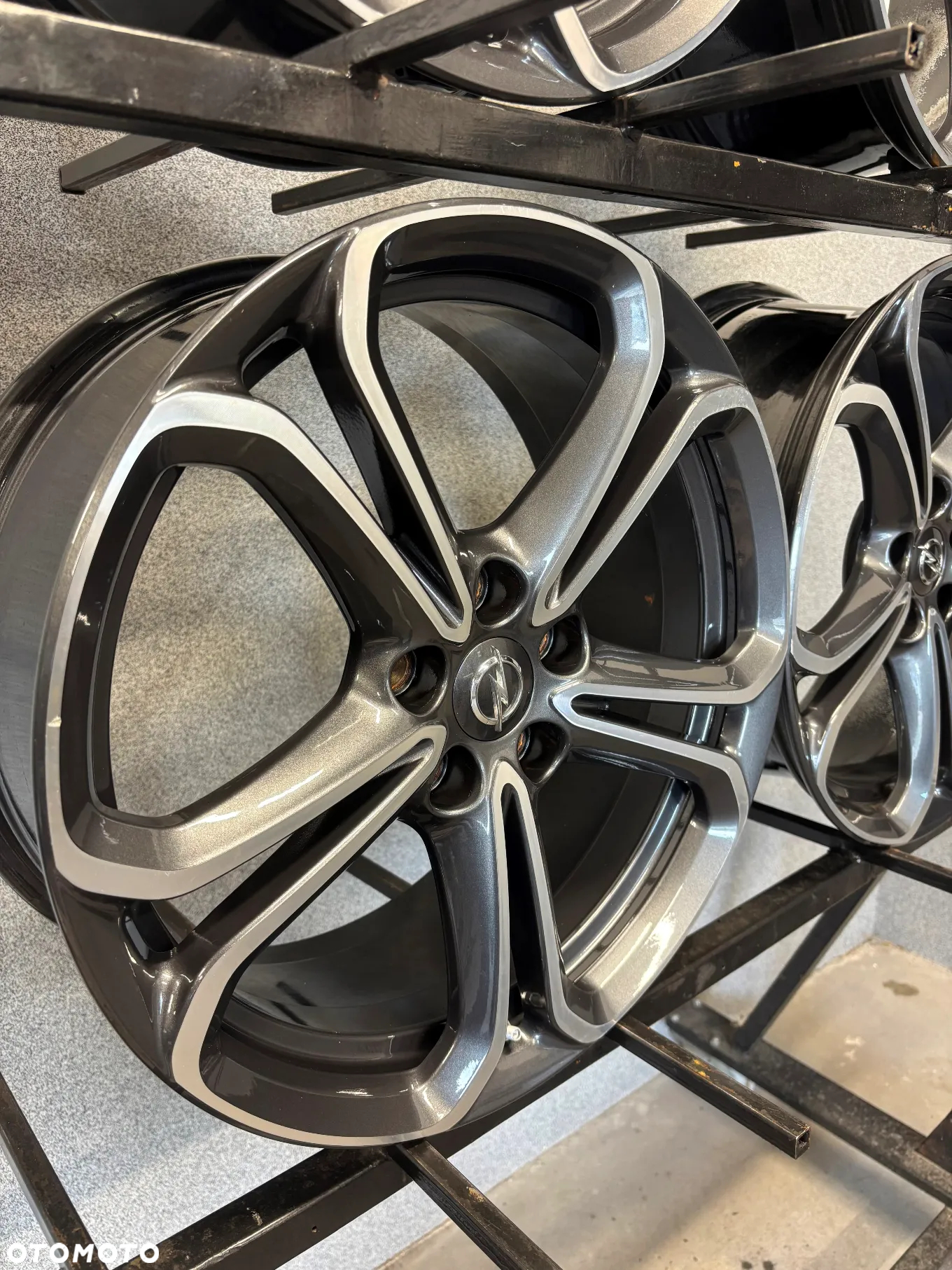 4 FELGI ALU. OPEL CORSA OPC,D,E,ADAM 18'' +TPMS 7,5J ET47  GM - 7