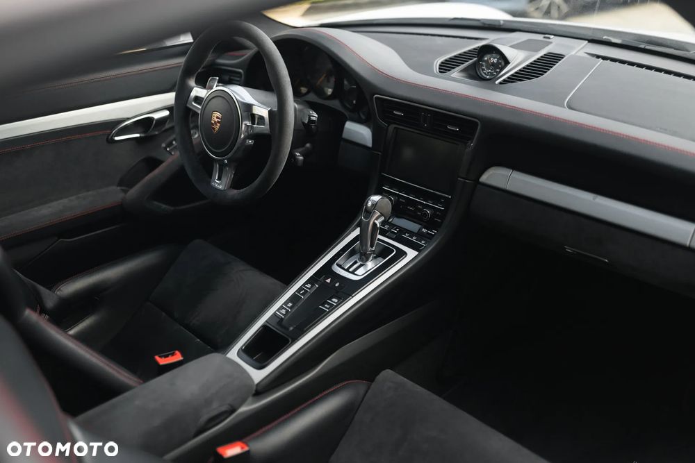 Porsche 911 GT3 - 32