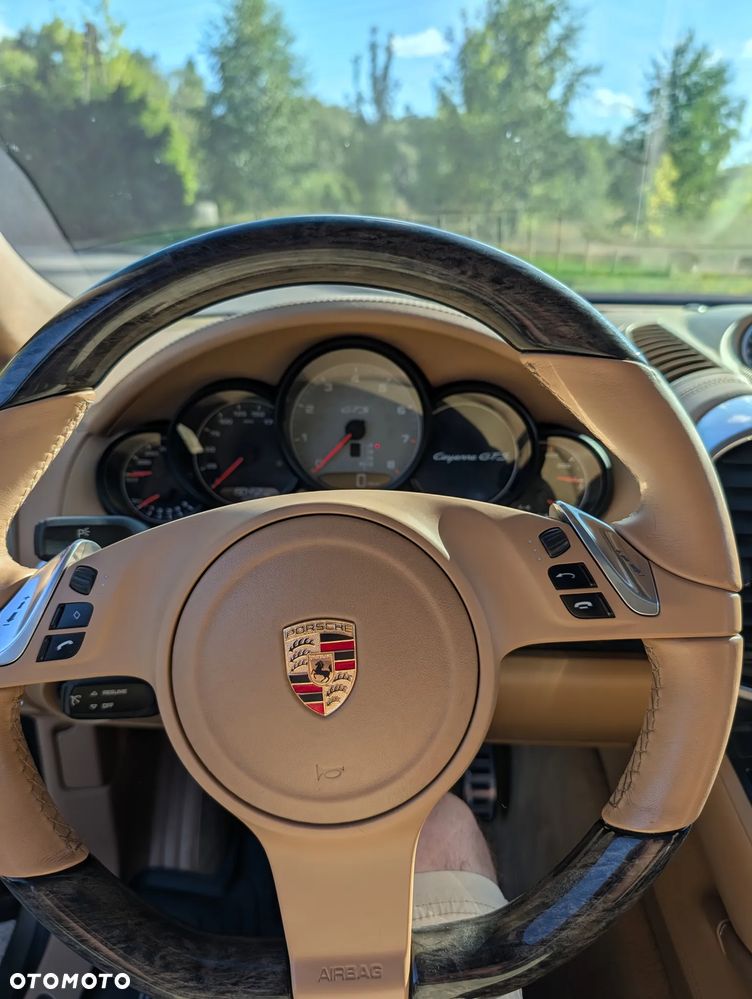 Porsche Cayenne GTS - 13