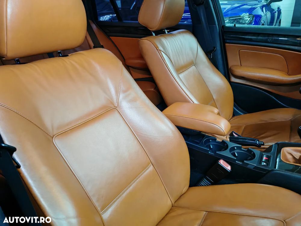 BMW Seria 3 318i Touring Edition Exclusive - 18