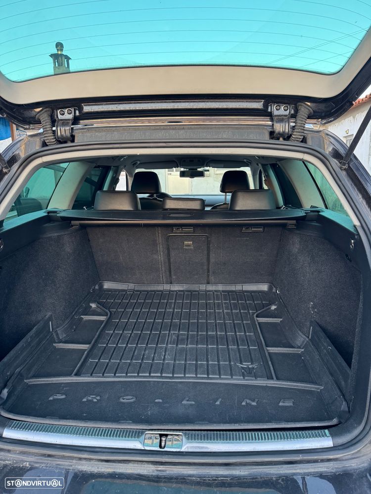 VW Passat Variant 2.0 TDI Highline - 14