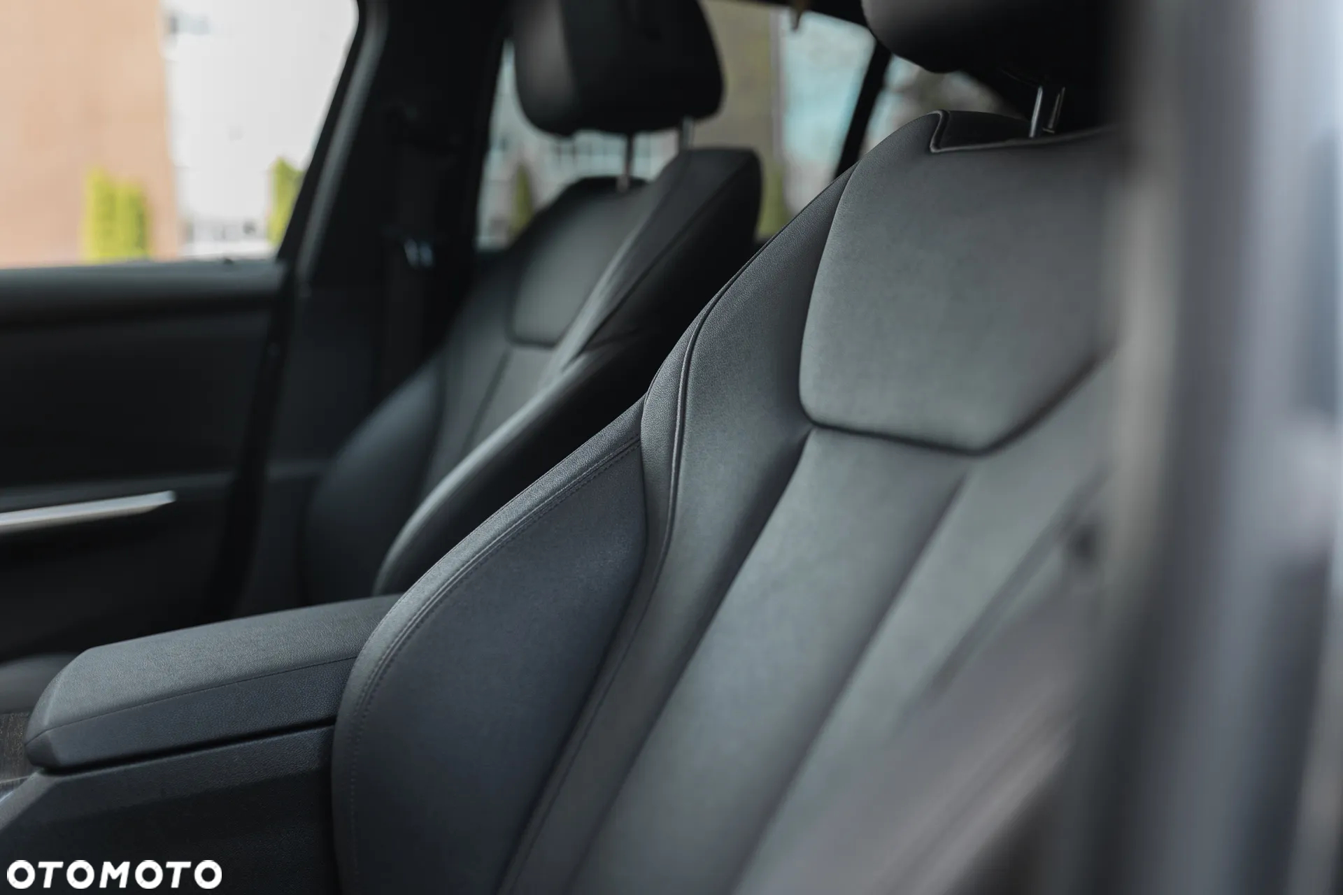 BMW Seria 3 330i xDrive M Sport - 17