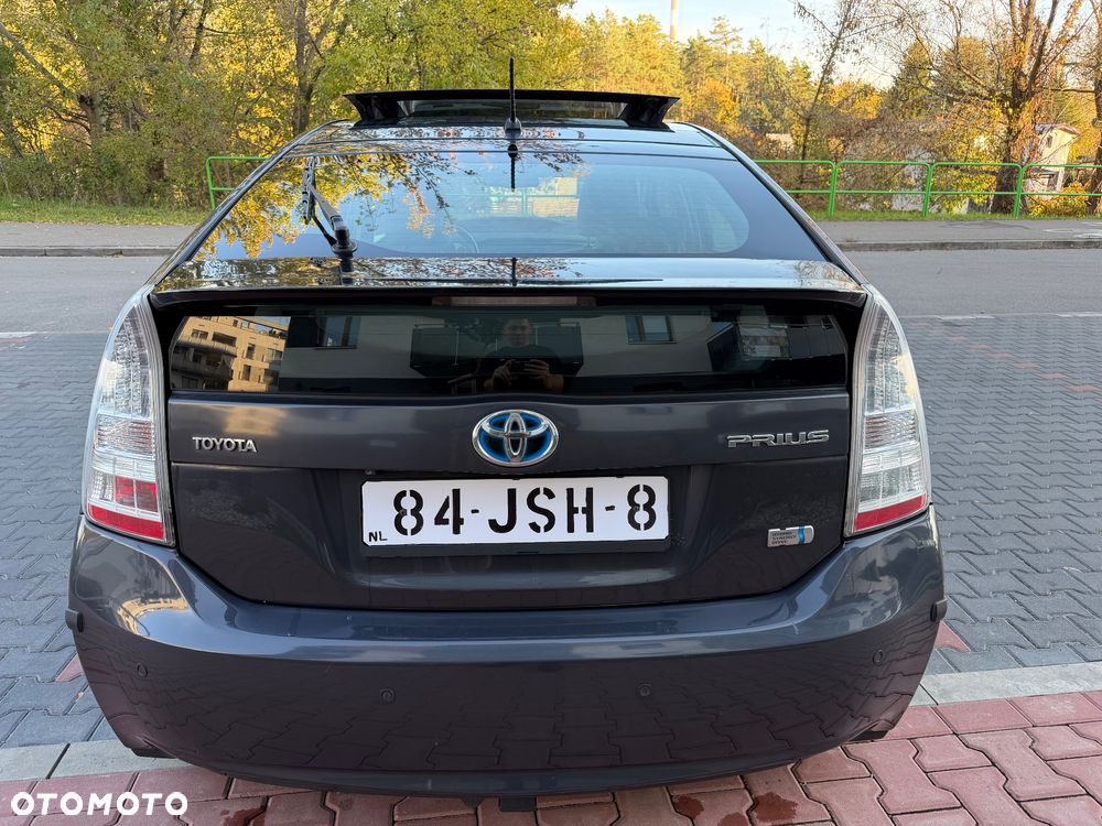 Toyota Prius (Hybrid) Executive - 5