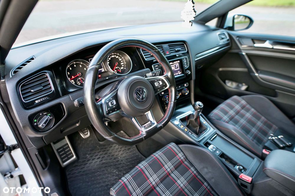 Volkswagen Golf 2.0 TSI BMT GTI Performance - 15