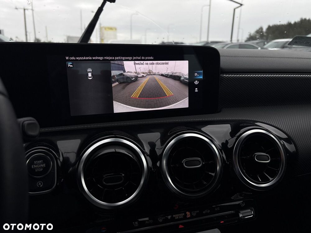 Mercedes-Benz CLA 200 7G-DCT - 25