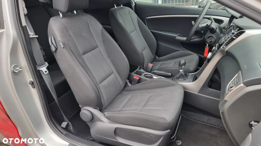 Hyundai i30 1.6 GDI BlueDrive Classic + - 33