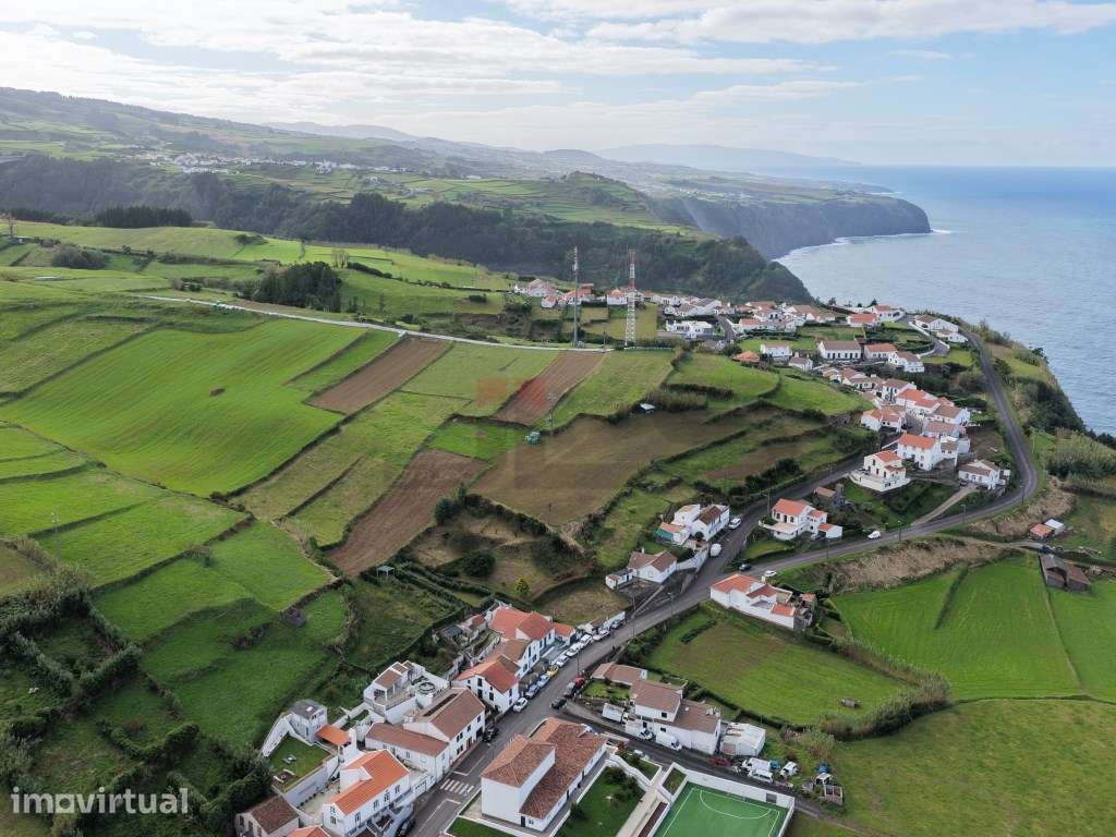 Terreno com 1.328 m² com viabilidade de construção e vista mar, Nor... - Grande imagem: 5/17