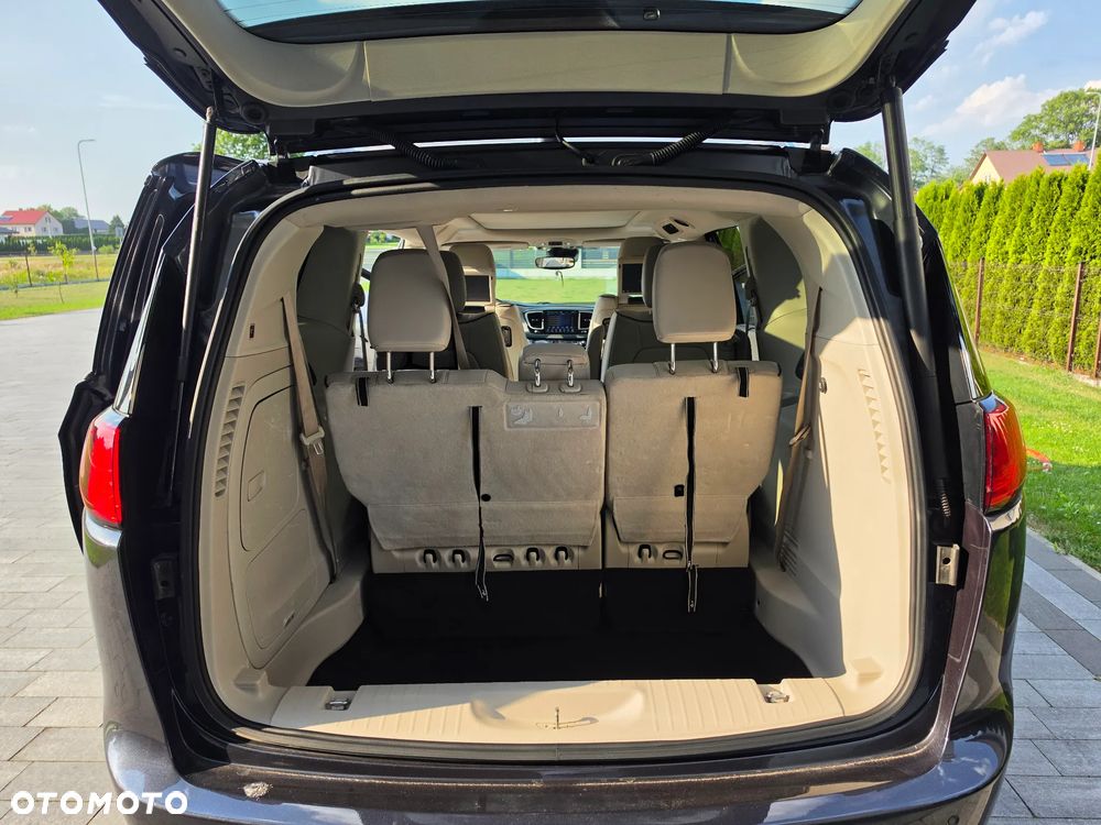Chrysler Pacifica - 15