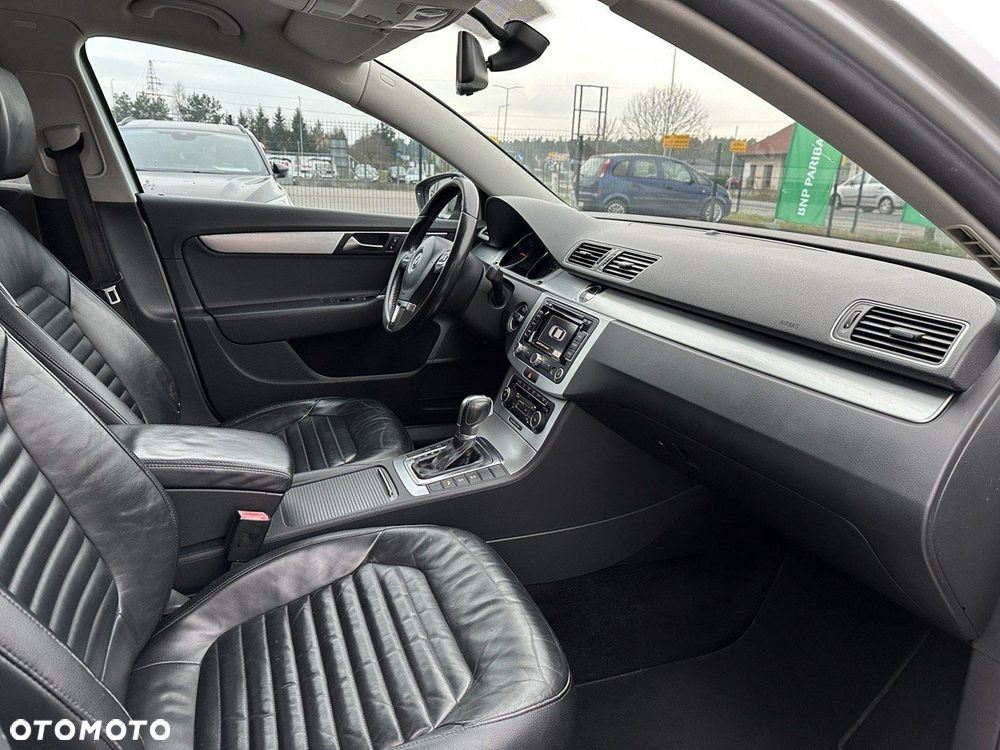 Volkswagen Passat 2.0 TDI DPF DSG Highline - 10