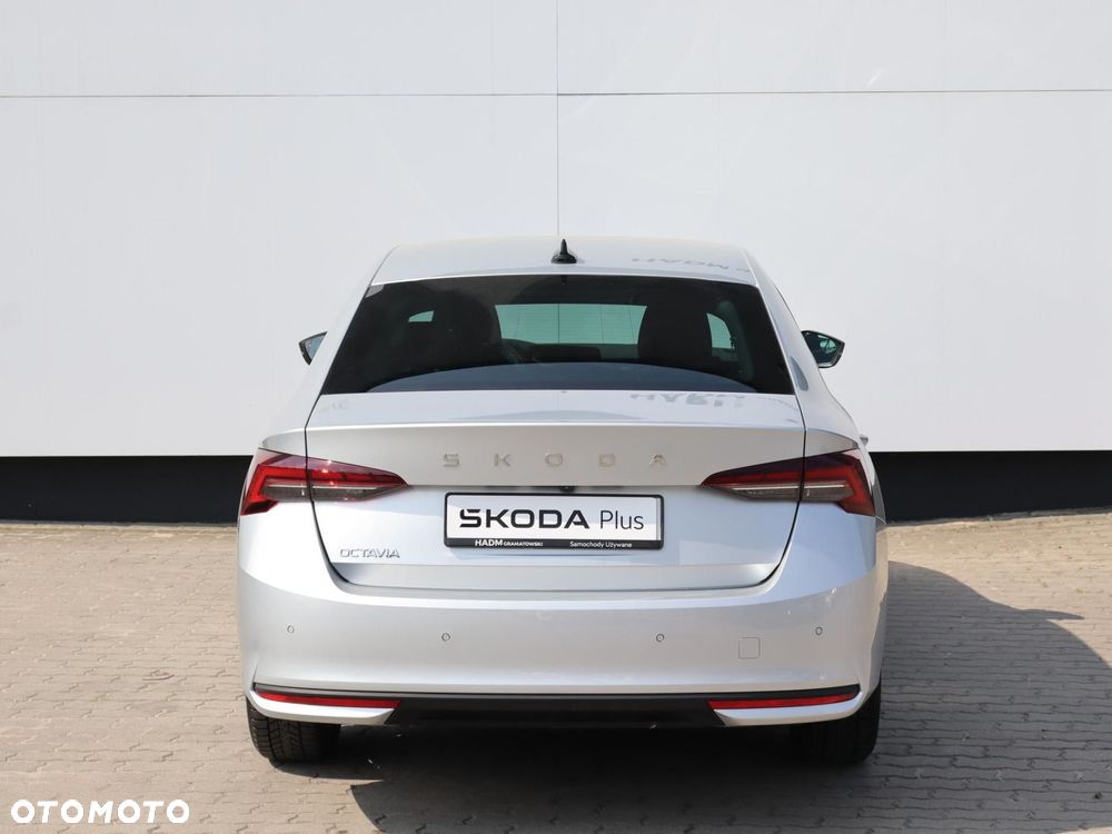 Skoda Octavia 2.0 TDI Selection DSG - 19
