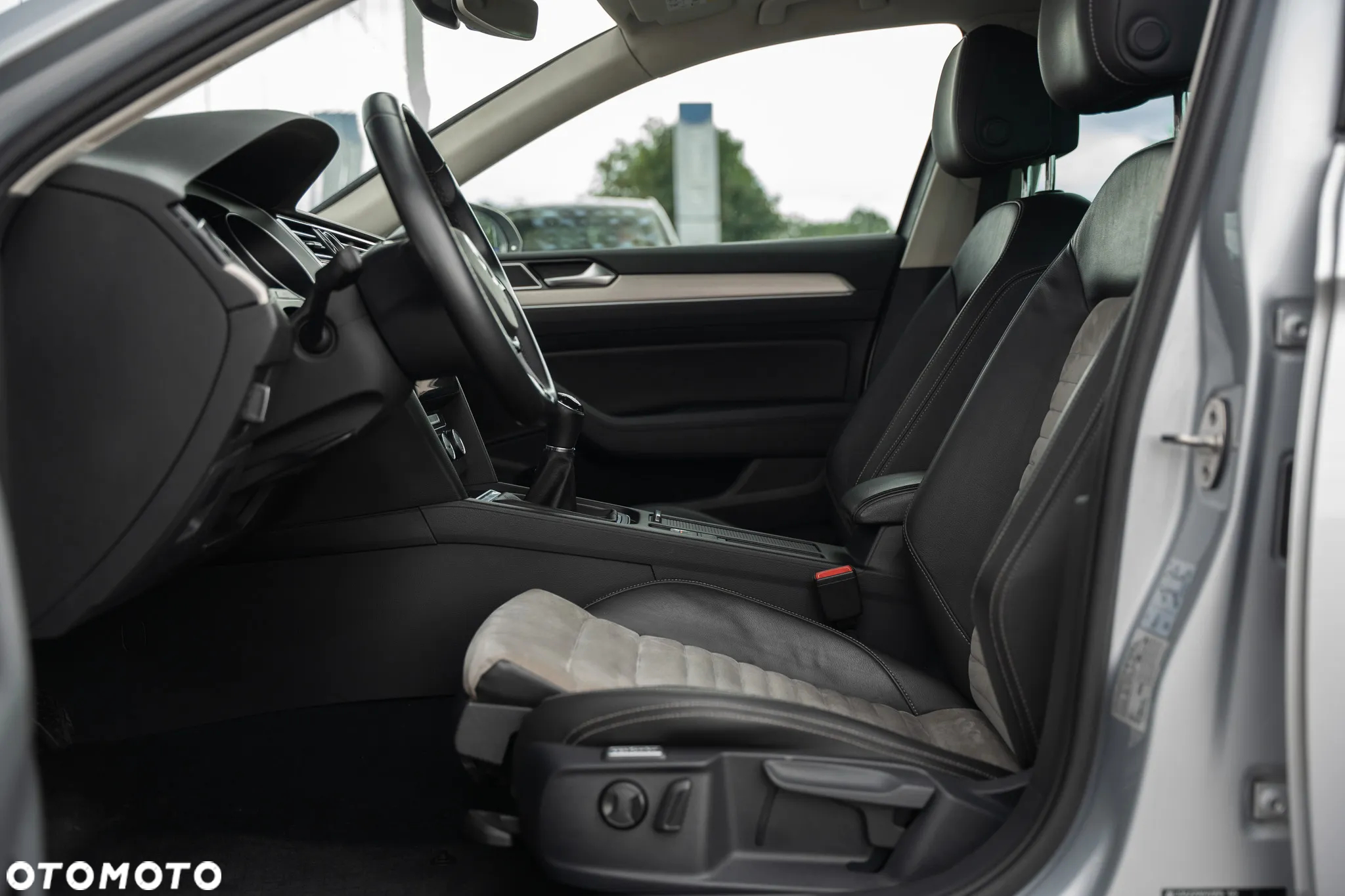 Volkswagen Passat 2.0 TDI BMT Comfortline - 24