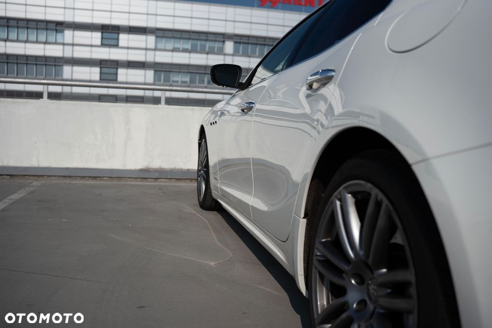 Maserati Ghibli S - 10