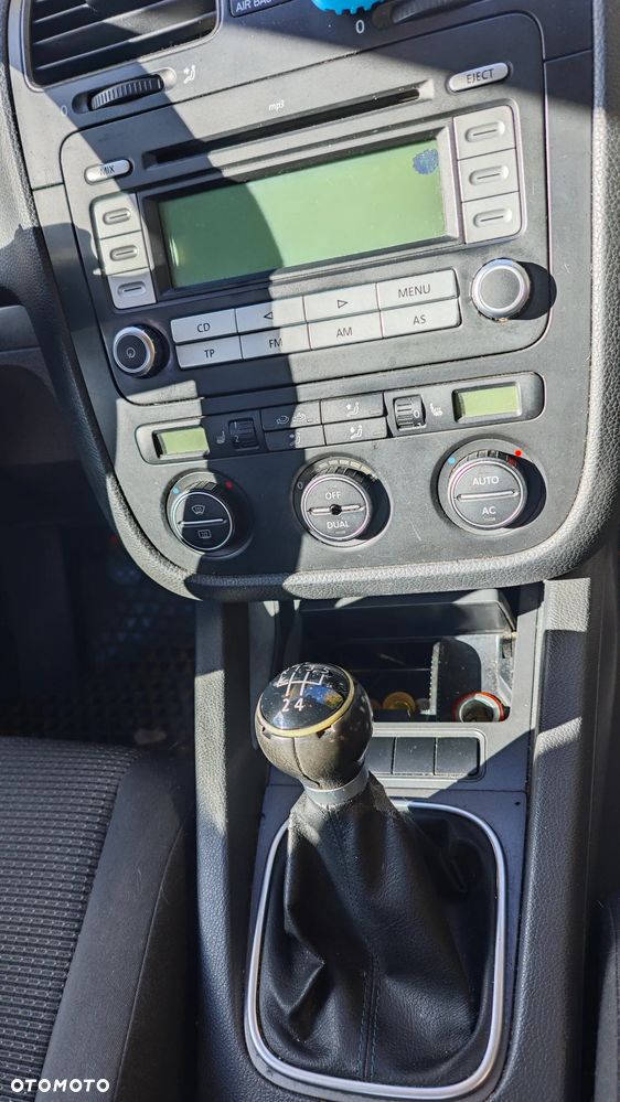 Volkswagen Jetta - 13