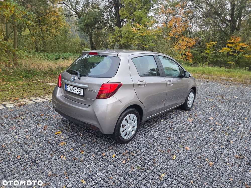 Toyota Yaris 2015 photo 3