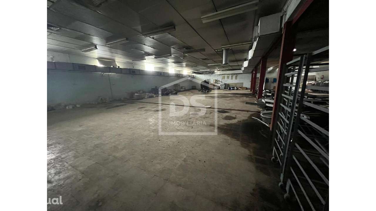 Armazém  Venda em Marinha Grande,Marinha Grande - Grande imagem: 3/22