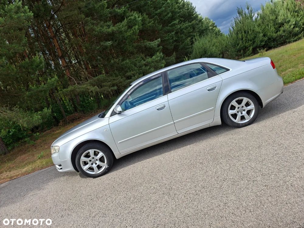 Audi A4 Limousine - 5